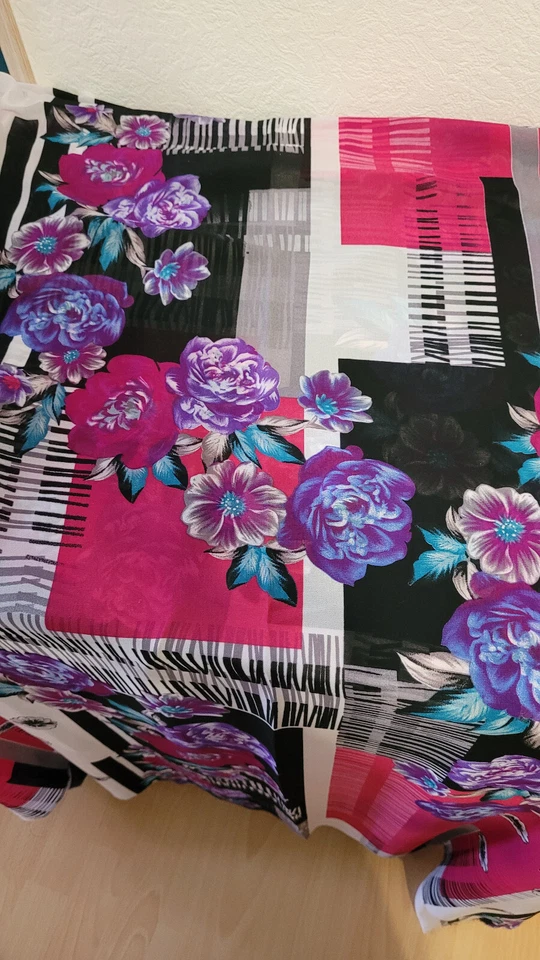 Stoffrestposten für Blusen und Kleider, Pink mit Blumenmuster aus Chiffon  NEU!! - Bild 1 von 2