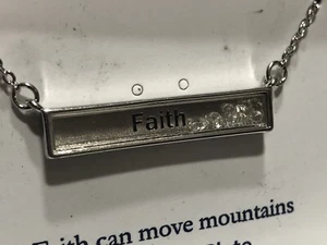 Collana Galleggiante "Fede" Placcata Argento con Ciondolo Barra Cristallo Collana 20" - Foto 1 di 3