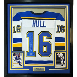 Framed Autographed/Signed Brett Hull 33x42 St. Louis White Hockey Jersey JSA COA - Picture 1 of 2