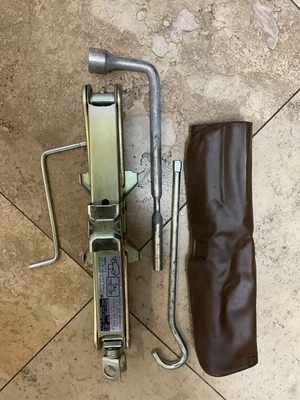 87-88-89-90-91-92-93-94-95-96-97  Honda Accord Tire Jack with Tools OEM - Image 1 of 4