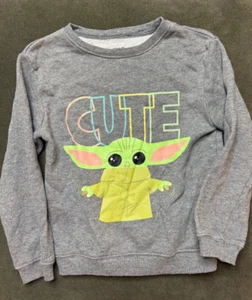 Star Wars Kids Girl's M Medium 7-8 Gray Grey Sweater Baby Yoda CUTE Shirt - Picture 1 of 3