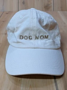 Gorra de béisbol para mujer Francesca's "DOG MOM" beige minimalista nueva sin etiquetas - Imagen 1 de 5