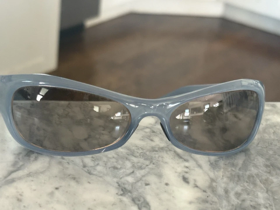 Óculos de sol Kaenon Kurb azul fosco com lentes cinza - Imagem 1 de 4