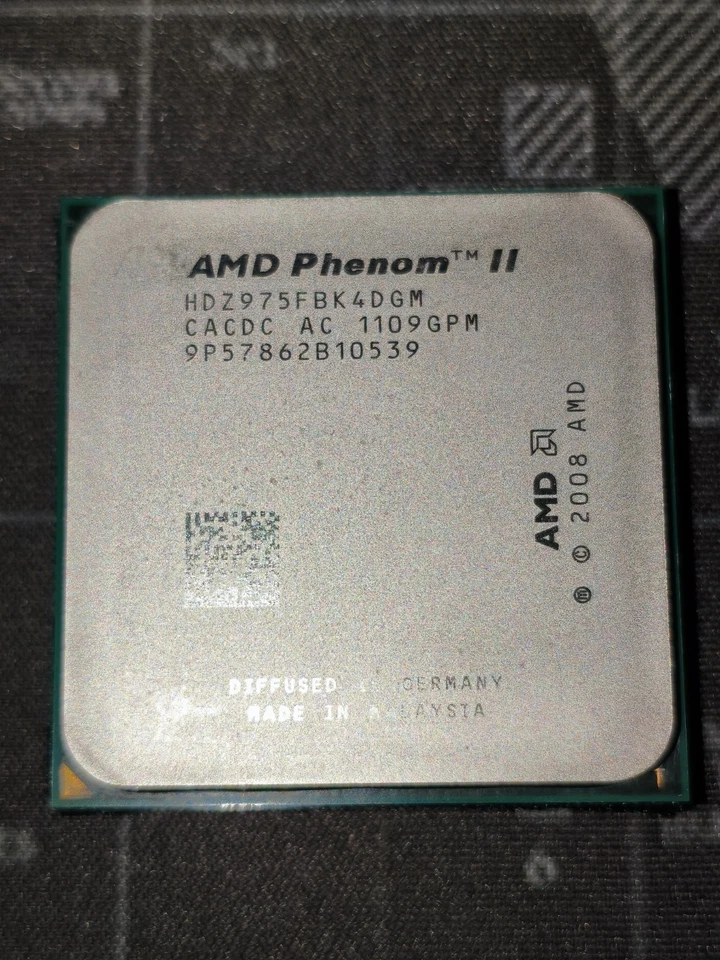 AMD Phenom II X4 975 3,6 GHz 4 (HDZ975FBK4DGM) Prozessor - Bild 1 von 1