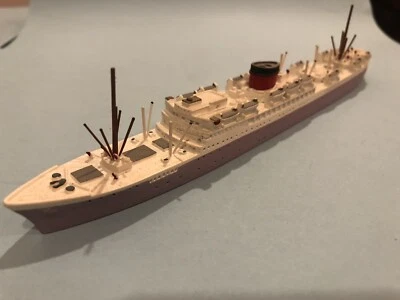 Hein Mück #261 British Passenger Ship Capetown Castle Waterline Model - 1:1250 - Image 1 of 4