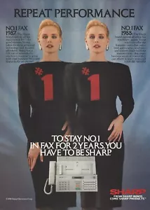 Máquina de fax Sharp 1989 rubia mujeres gemelas anuncio impreso vintage - Imagen 1 de 1