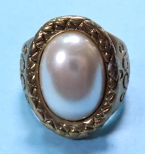 Vintage Gold Tone Faux Pearl Cocktail Statement Ring Size 8.5 - Picture 1 of 10