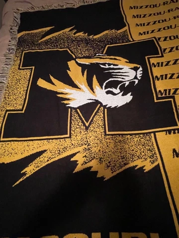 Vintage Mizzou Tigers University of Missouri Woven Tapestry Apprx 58” x 47” Cover