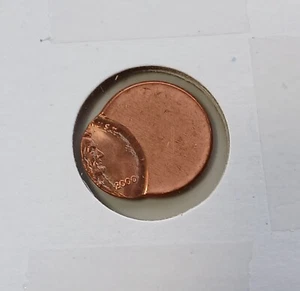 2000 75% Off Center Error Penny Cent 1C UNCIRCULATED - Picture 1 of 2