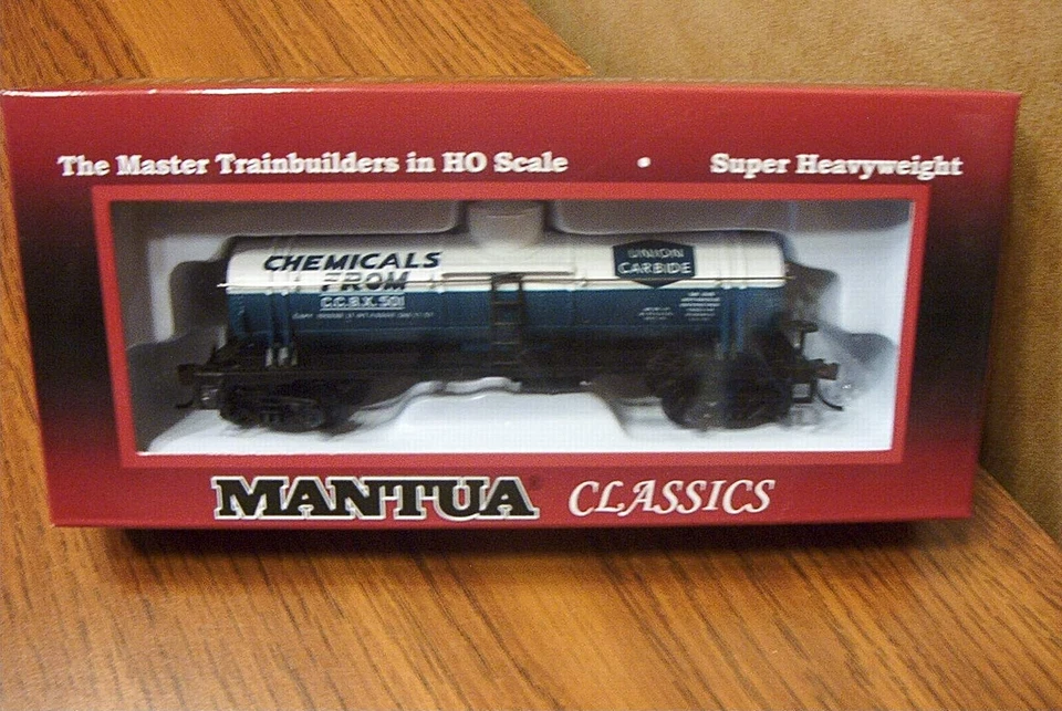MANTUA CLASSICS/MRC 40' SINGLE DOME TANK CAR UNION CARBIDE #501 HO SCALE - Image 1 of 1