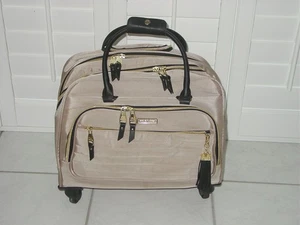 Steve Madden Designer Reisetasche mit Rollen beige weiche Seiten Handgepäck - Bild 1 von 14