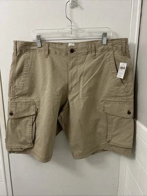 GAP Cargo Shorts Mens Sz 38 Tan Pockets Utility NWT $45 MSRP - Image 1 of 4