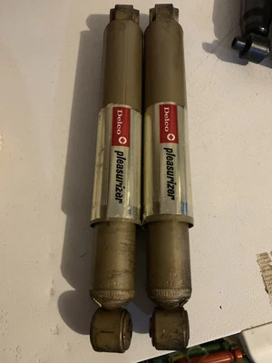 Delco Pleasurizer P1040 1963 1964 1965 Buick Riviera trasero  Foto 1 de 3