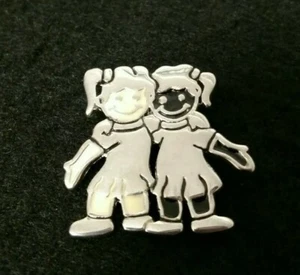 Sterling Silber Zinn Anstecknadel Charm ADOPTION PFLEGE Multi Race Mädchen Kinder - Bild 1 von 7