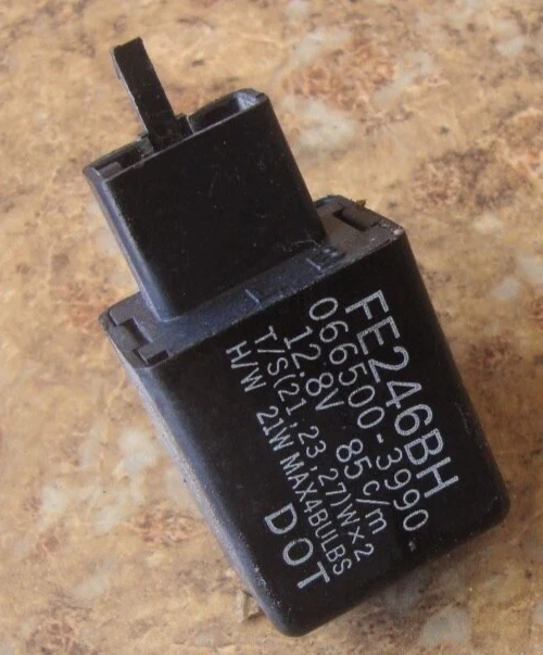 2003 Yamaha YZFR1 YZF R1 2007 YZF600R освещение поворотник реле Venture XVZ N3 - Изображение 1 из 1