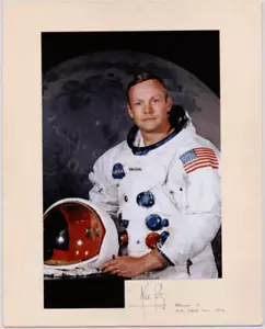 Neil Armstrong Apollo 11 Autographed Signed Photo Display Beckett BAS LOA 18527 - Picture 1 of 2
