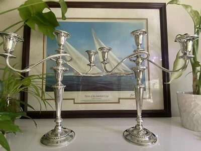  Candelabros vintage de tres brazos de plata de ley Foto 1 de 4