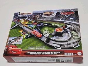 2022 Disney Pixar Cars Piston Cup Action Speedway Playset w/ Lightning McQueen - Picture 1 of 6