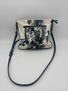 Simply Vera Vera Wang Floral Print Purse Shoulder Carry Multipocket Hand Bag - Picture 1 of 11