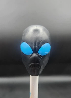 Полная маска Marvel Legends Custom Mark Angry Invincible Head масштаб 1:12 раскрашенная - Изображение 1 из 2