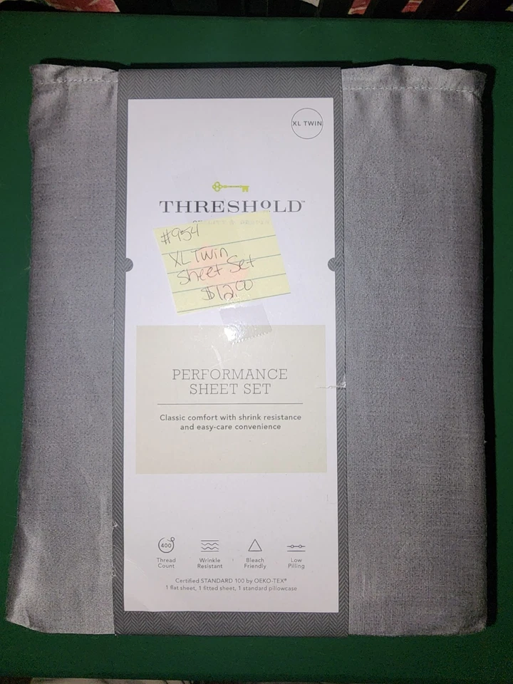Threshold Performance Sheet Set. XL Twin. 1 Flat, 1 Fitted, 1 Pillowcase. New - Image 1 of 1