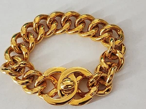 CHANEL CC Turnlock Motiv Gold Kette Armband 96A - Bild 1 von 6