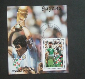 Guyana 1989 World Cup Football Championship Italia 90 holding cup used as photo - Imagen 1 de 1