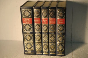 Twentieth century classics book the robe, Rebecca, gone with the wind, Lord Jim - Imagen 1 de 11