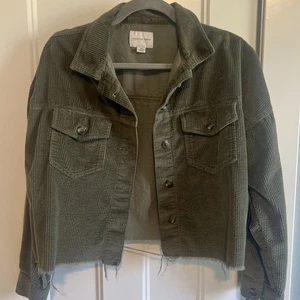 American Eagle Shirt Womens Small Green Olive Corduroy Jacket Shacket Cropped - Picture 1 of 4