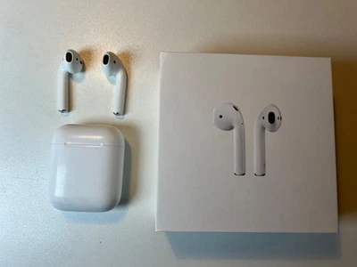 Apple AirPods 2. Generation Kopfhörer A2032 A2031 mit Ladecase A1602 - Bild 1 von 4