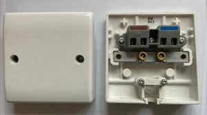 BG Nexus 858 - Slimline Flex Bodensteckdose Platte weiß 25 Ampere Nennleistung - Bild 1 von 3