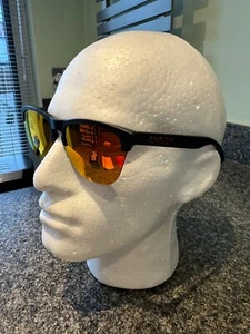 Oakley Frogskins Lite OO9374-04 63-10-138 NEGRO RARO (21) NUEVO EN CAJA, genuino sin usar - Imagen 1 de 7