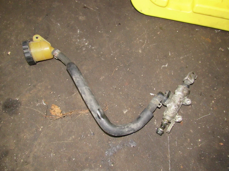 Honda CBR1100 XX 2002 cilindro maestro freno trasero Foto 1 de 1