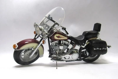 FRANKLIN MINT HARLEY DAVIDSON HERITAGE SOFTAIL CLASSIC - Image 1 of 4