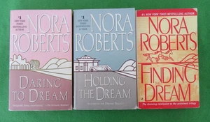 COMPLETE PB SET DREAM TRILOGY BY NORA ROBERTS: DARING/HOLDING/FINDING THE DREAM - Imagen 1 de 4