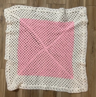 Manta de bebé de ganchillo hecha a mano/tiro rosa blanco Foto 1 de 4