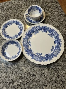 vintage wedgewood etruria england Blue Floral 5 Piece Place Setting - Picture 1 of 9
