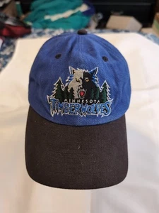 *Angustiado* Gorra de regalo vintage Minnesota Timberwolves Game - Imagen 1 de 7