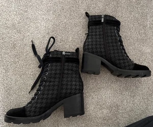 Marc Fisher moto boots in black hound's tooth check size 8.5 M. Excellent cond - Picture 1 of 14