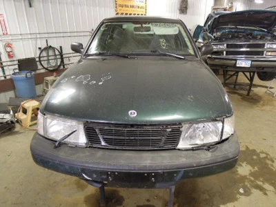 Luz trasera exterior Saab 900 1996 hatchback izquierda Foto 1 de 4