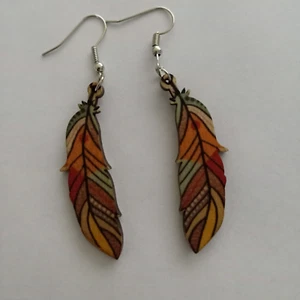 Bohemia Boho Tribal Feather Dangle Earrings Silver Hooks Lightweight Wood AUS - Picture 1 of 5