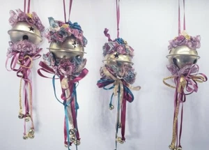 Jingle Bells Ornamente viktorianischer Stil 4er Set hausgemachte baumelnde Jingly Bells - Bild 1 von 11