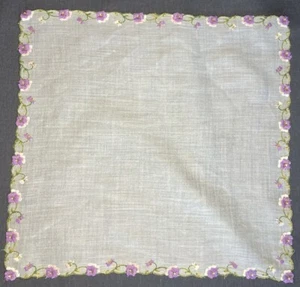 Taschentuch bestickt Einstecktuch gewellter Rand zart lila weiß Oma Kern - Bild 1 von 3