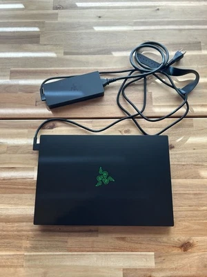 Razer Blade GeForce GTX 1017 2018 Foto 1 de 4