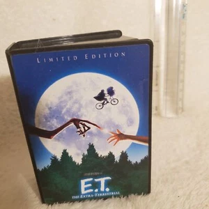 E.T. The Extra Terrestrial en mini caja VHS ET Figura recuerdos de colección - Imagen 1 de 5