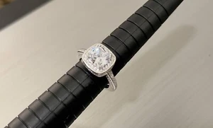 Women’s Size 5 Sterling Silver 925 Ring With Stunning CZ Stones - Picture 1 of 5