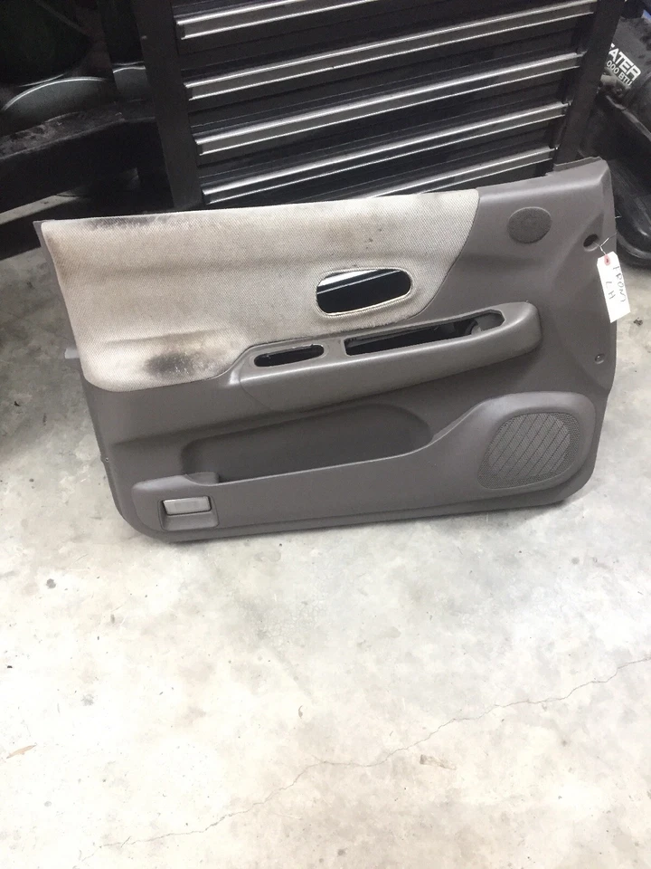 FRONT LEFT DRIVER DOOR PANEL 97 98 99 00 01 02 03 04 MITSUBISHI MONTERO SPORT  - Image 1 of 4