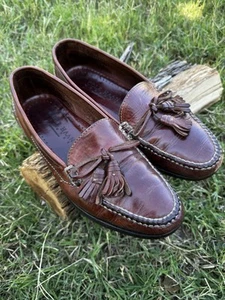 COLE HAAN VTG Mens Shoe Country TASSEL LOAFERS Genuine Leather Handsewn Sz 9 1/2 - Picture 1 of 7