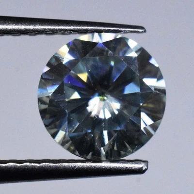 0.80 Ct Bluish Green 6 MM Round Faceted Moissanite Excellent Loose Gemstone - Image 1 of 4