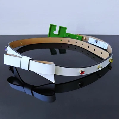 Cinto de couro genuíno feminino Kate Spade New York laço de strass em branco verdadeiro - Imagem 1 de 4